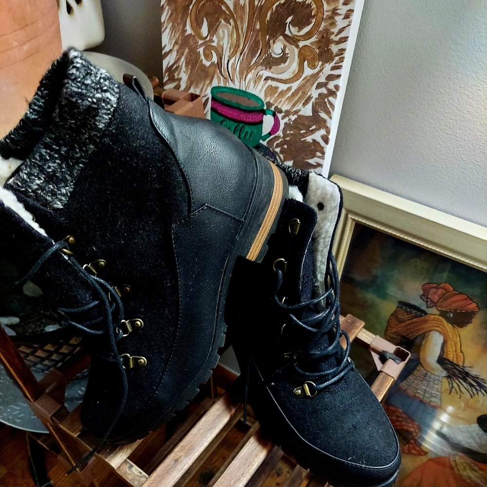 Women's Black Winter Boots